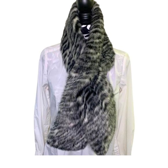 Michael Kors Safari Pull-Through Faux
Fur Scarf - Picture 1 of 6